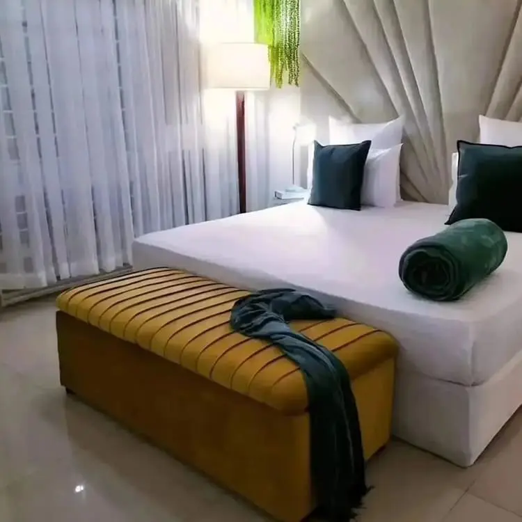 Bedroom Cushioned bench